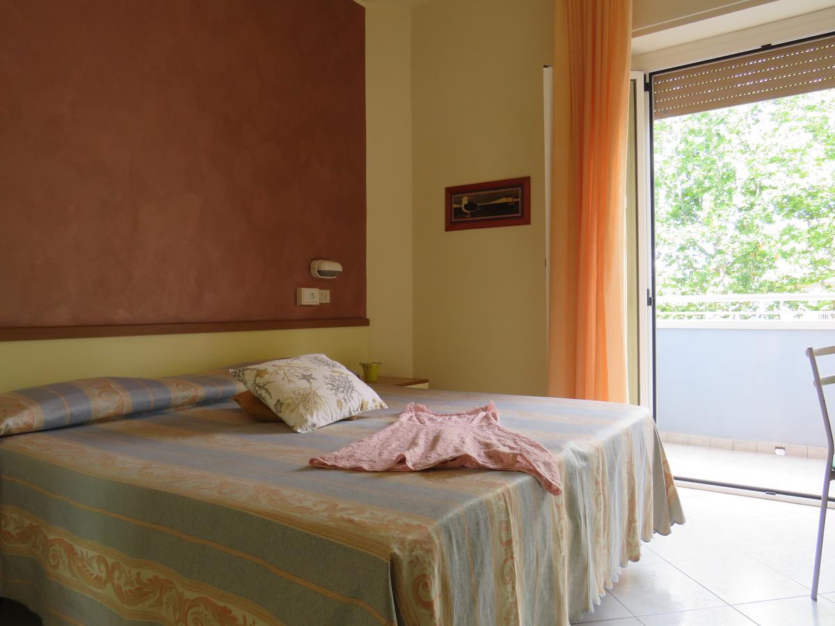 Hotel Solidea ริมินี ภายนอก รูปภาพ