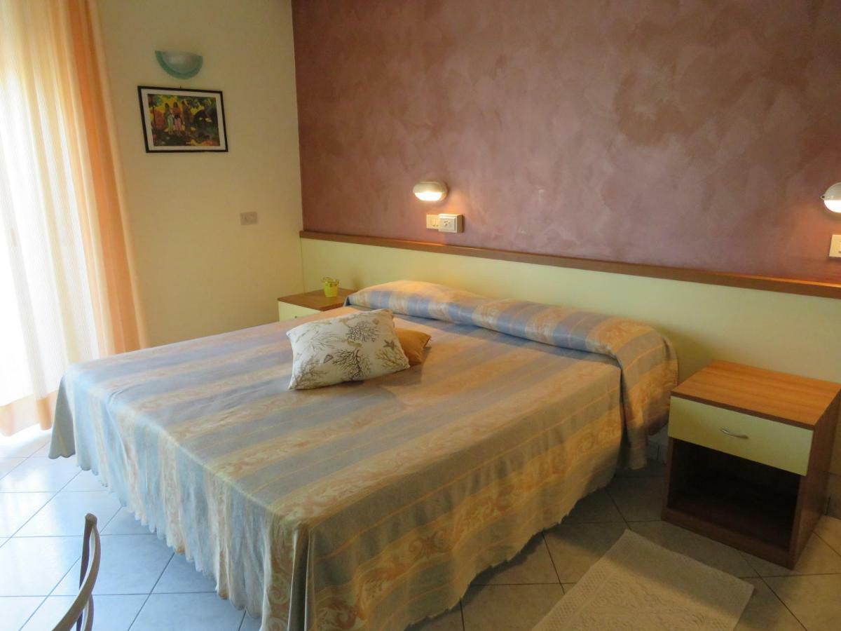 Hotel Solidea ริมินี ภายนอก รูปภาพ