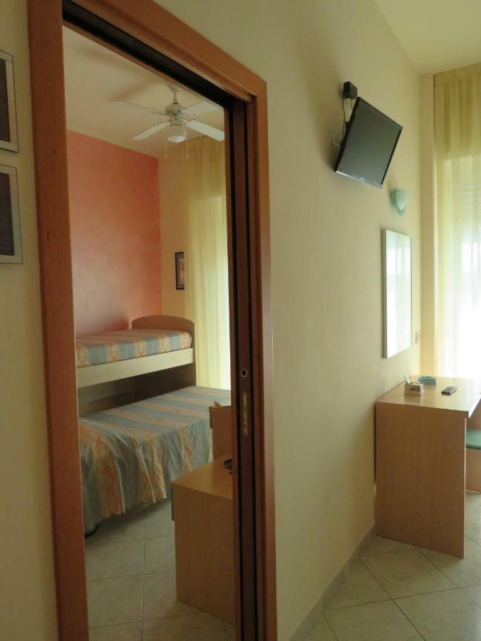 Hotel Solidea ริมินี ภายนอก รูปภาพ